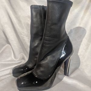 Alexander Mcqueen Black Patent leather Booties.